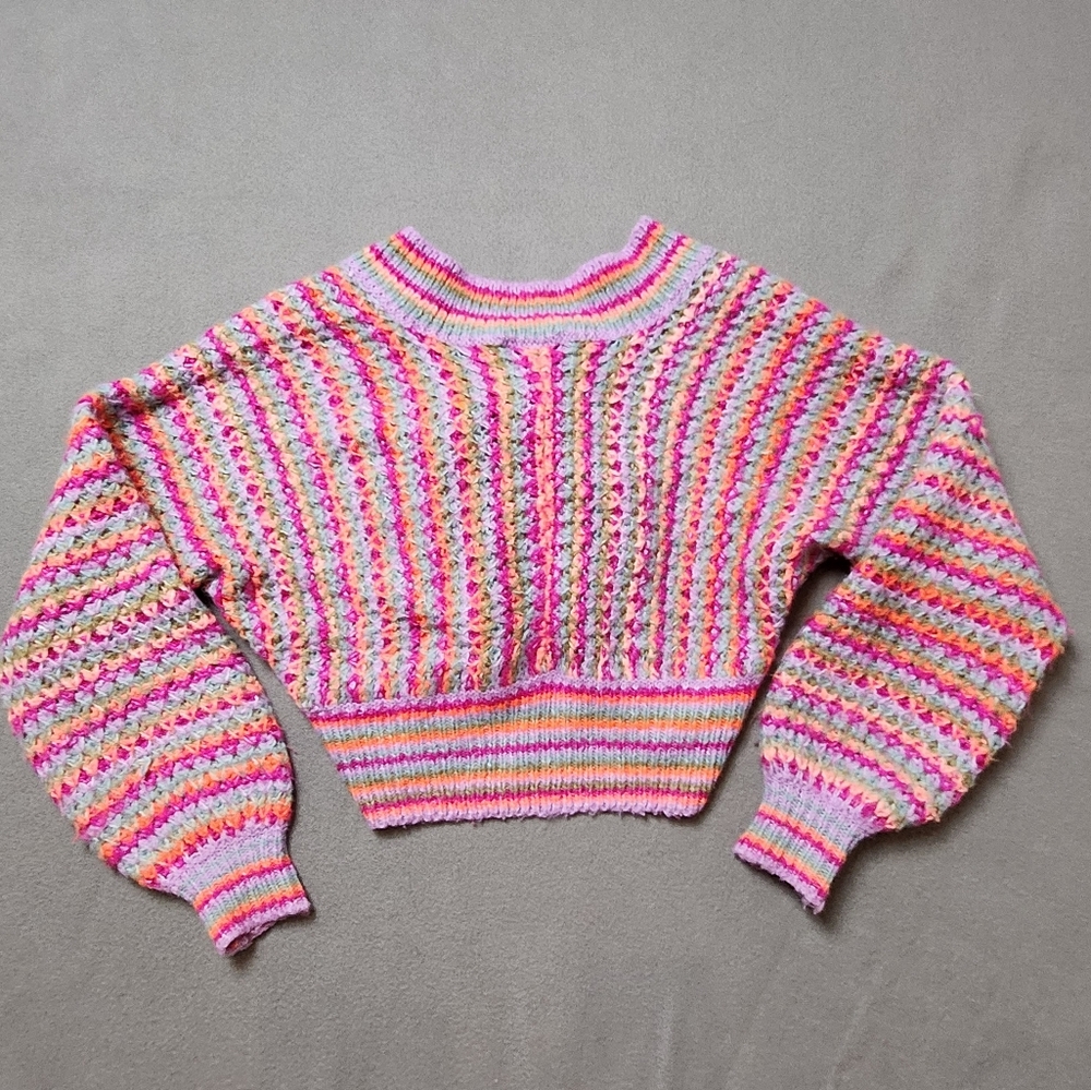 Soft and cozy colourful oversized cropped V-neck cardigan - Picture 9 of 13